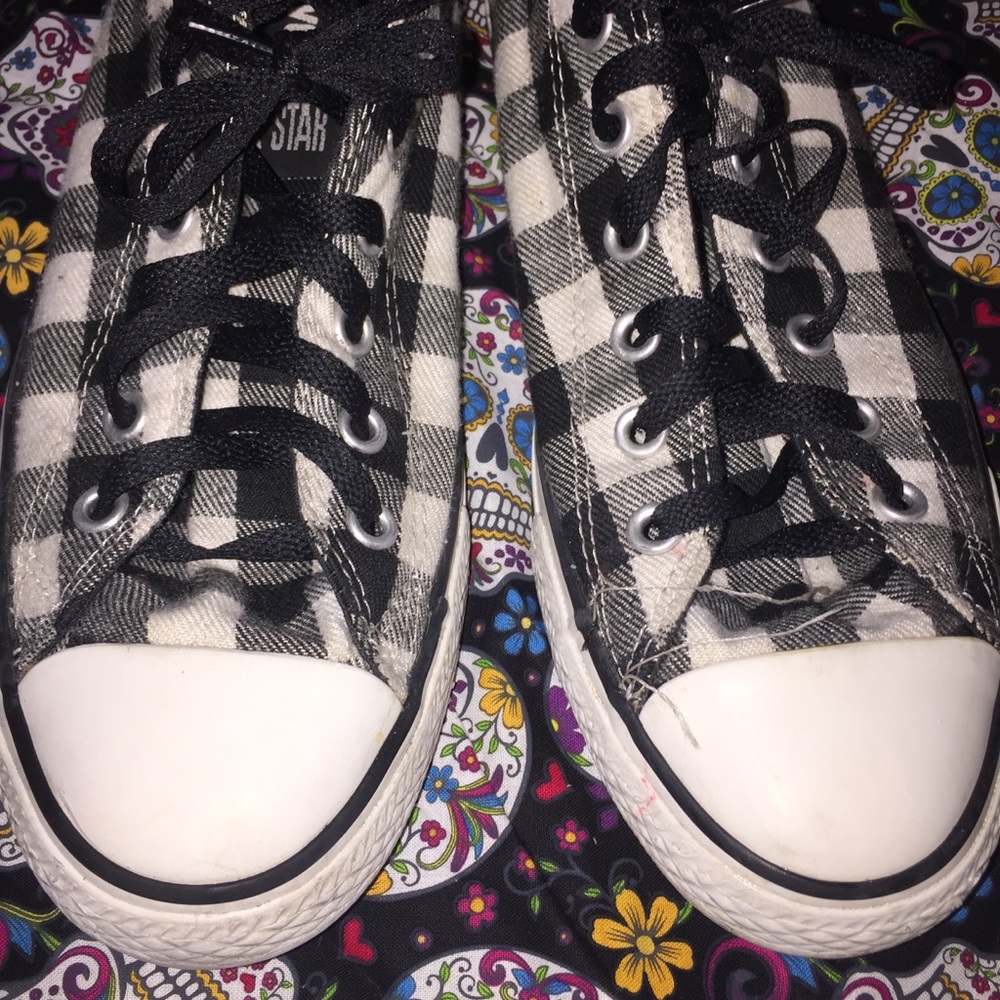 Black and white plaid converse low top shoes